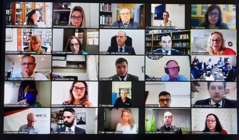 {'nm_midia_inter_thumb1':'https://www.jornaldocomercio.com/_midias/jpg/2021/05/03/206x137/1_0cd6544c_16c5_459b_8c08_754e53cceac3-9308142.jpg', 'id_midia_tipo':'2', 'id_tetag_galer':'', 'id_midia':'60905763e7d2d', 'cd_midia':9308142, 'ds_midia_link': 'https://www.jornaldocomercio.com/_midias/jpg/2021/05/03/0cd6544c_16c5_459b_8c08_754e53cceac3-9308142.jpg', 'ds_midia': 'Primeira reunião de mediação durou mais de cinco horas', 'ds_midia_credi': 'TJRS/DIVULGAÇÃO/JC', 'ds_midia_titlo': 'Primeira reunião de mediação durou mais de cinco horas', 'cd_tetag': '1', 'cd_midia_w': '800', 'cd_midia_h': '470', 'align': 'Left'}