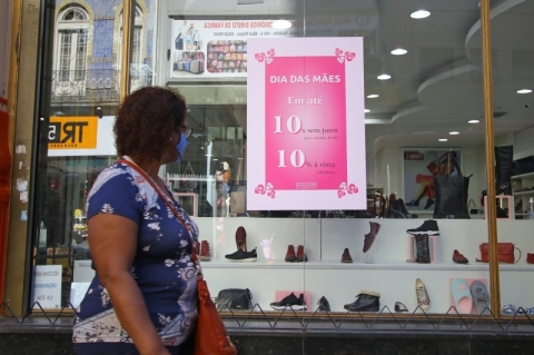 Dia das Mes puxa demanda maior por crdito