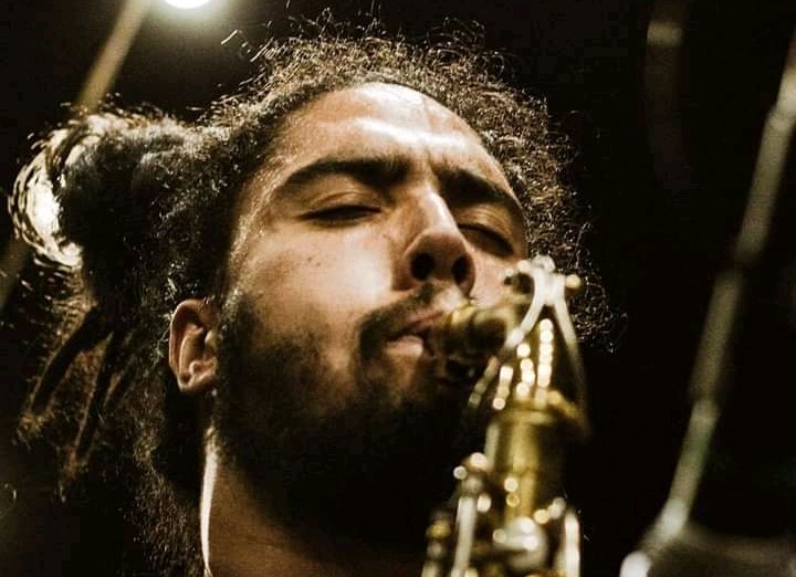 Cle&ocirc;menes J&uacute;nior &eacute; uma das atra&ccedil;&otilde;es no Sarau do Solar Colaborativo desta quarta-feira (2)