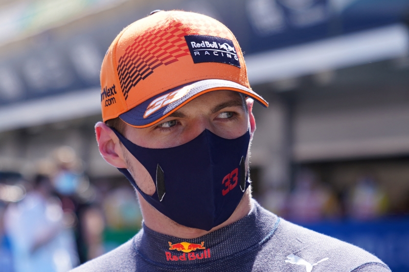Max Verstappen, vice-líder do Mundial, é um dos pilotos que estão pendurados pelo regulamento