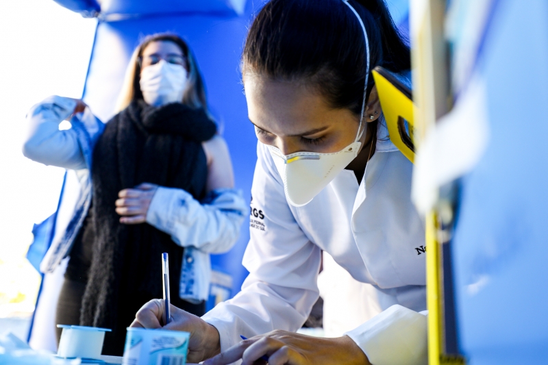 Atual bula do imunizante não recomenda aplicação em grávidas sem orientação médica individual