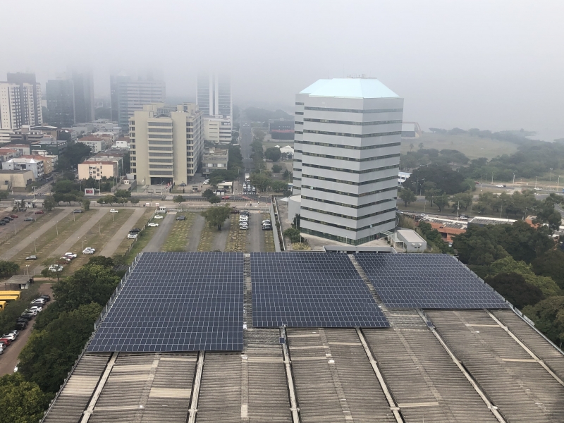 Durante a tarde ocorre períodos de maior nebulosidade alternando com sol