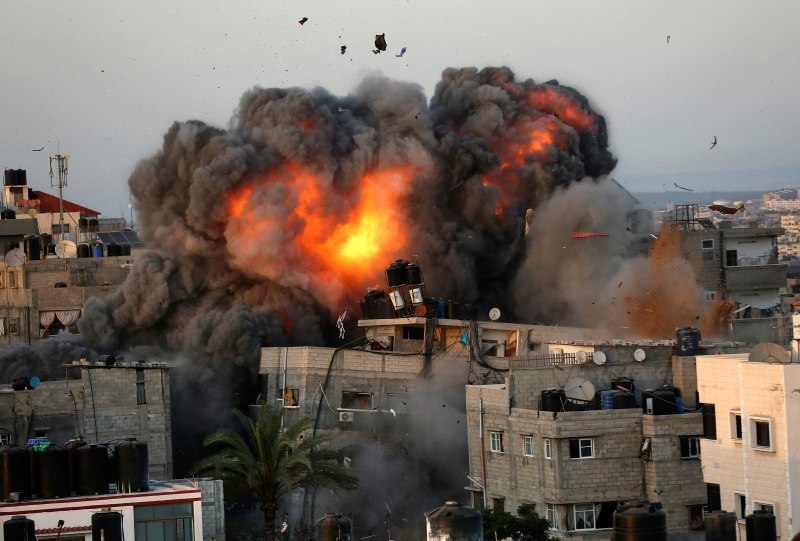 Ataques aéreos derrubaram ao menos três prédios em área de Gaza