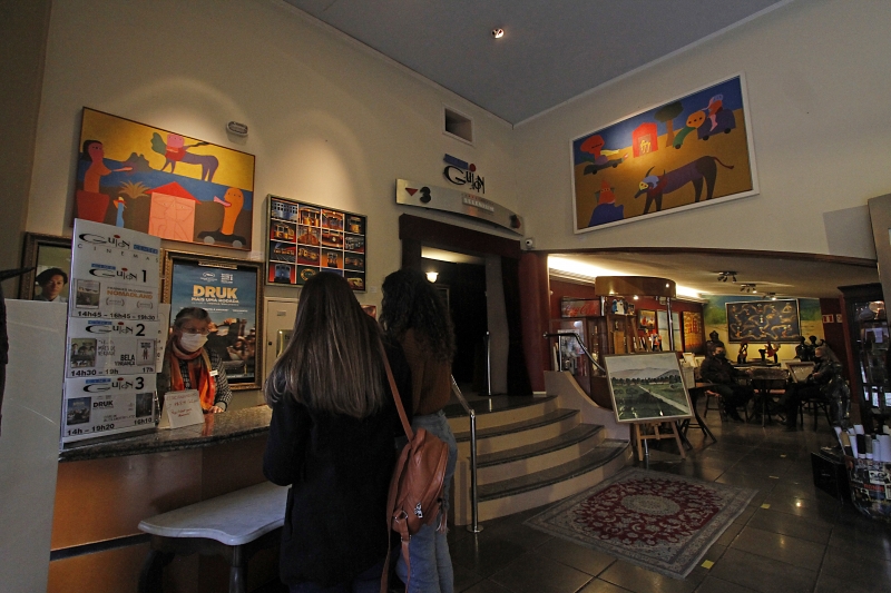 Serão oferecidos descontos de 20% para quem quiser adquirir obras de arte, livros, CDs e DVDs