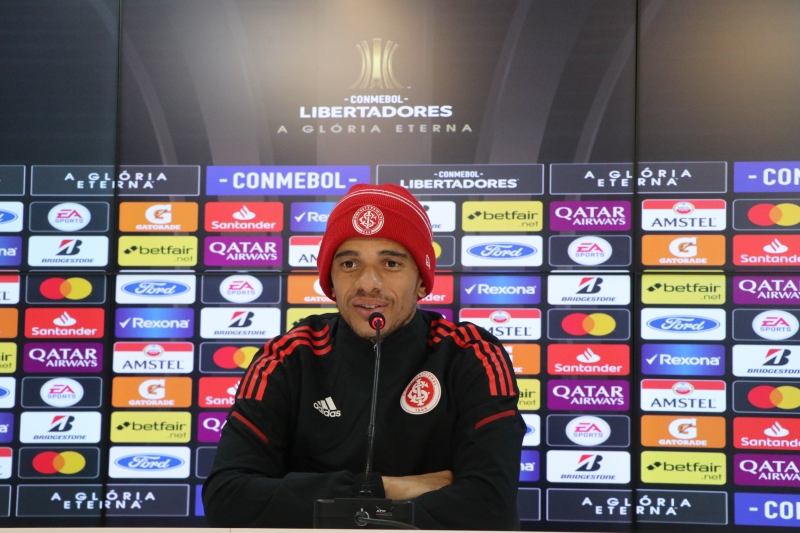 Taison falou em sentir a perda do Gauchão e quer sequência de jogos