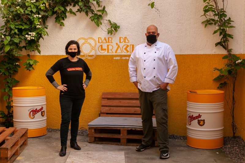 Arquiteta e chef abriram o Bar de Gràcia no bairro Bom Fim Foto: Bar da Gràcia/Divulgação/JC