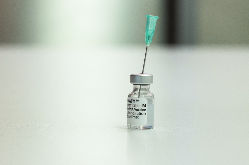 Estratégia de combinar vacinas vem sendo adotada em alguns países da Europa