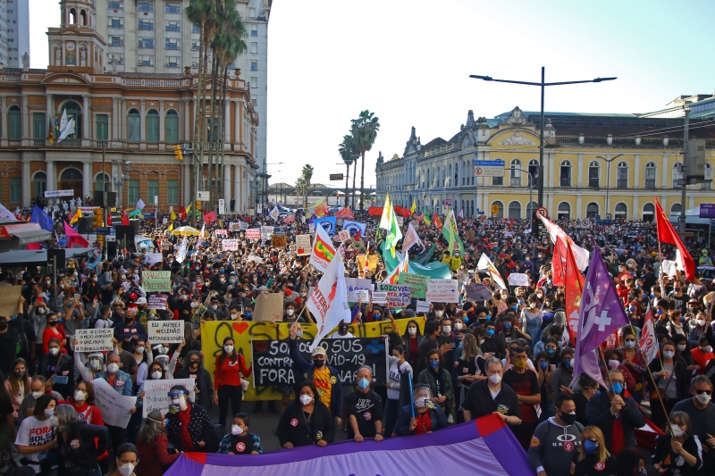 Protesto contra o governo Bolsonaro, concentração em frente ao Paço Municipal