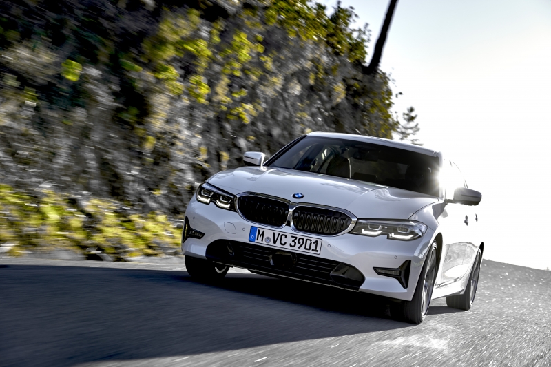 BMW 320i GP 2022 chega com mais tecnologia e recursos de conveniência