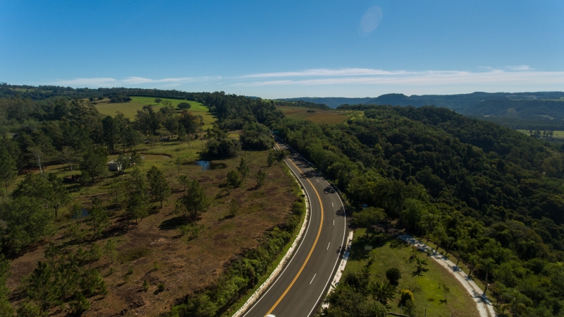 Na BR-287, foi criada uma terceira pista em dire��o a Santiago