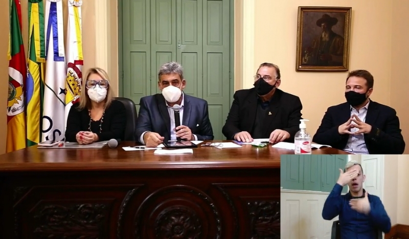 Em transmissão pelo Facebook, Melo falou sobre a vacinação na Capital