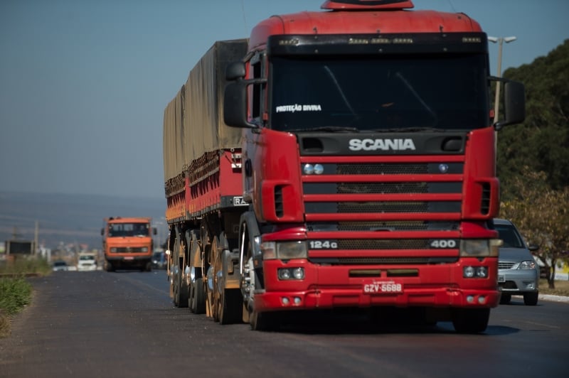 Transportador autônomo de cargas pode se inscrever se tiver faturamento anual de até R$ 251,6 mil