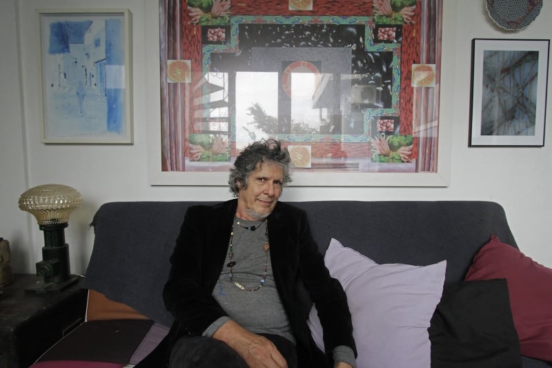 Cantor e compositor chegou a estar na UTI da Santa Casa da Capital, mas foi transferido para o quarto nesta terça-feira (29)