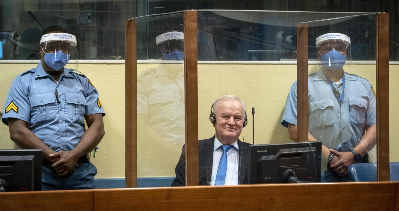 Mladic comandou o maior massacre em território europeu desde a Segunda Guerra Mundial