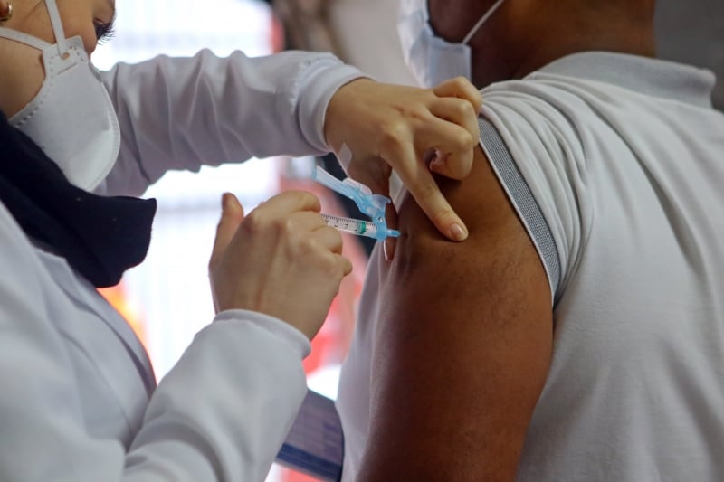 As imunizações serão realizadas com doses da Pfizer e da AstraZeneca