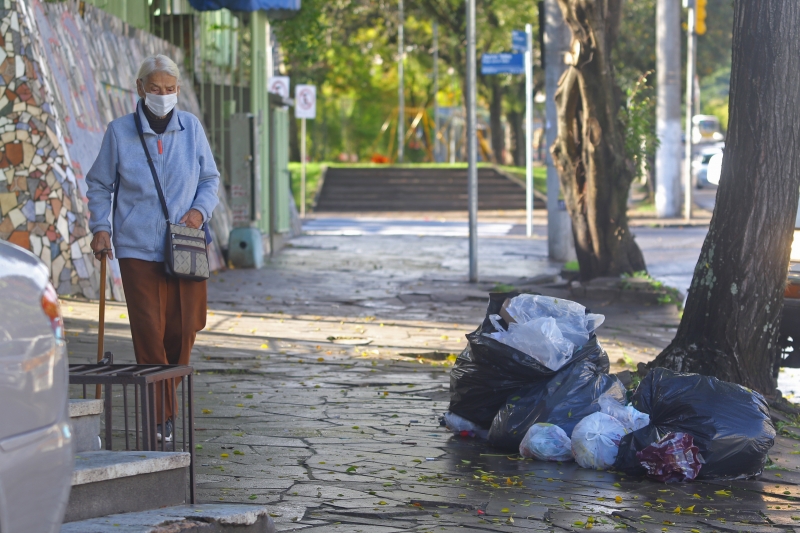 47 caminhões-caçamba irão atender os 38 bairros e vilas impactados com a interrupção da coleta