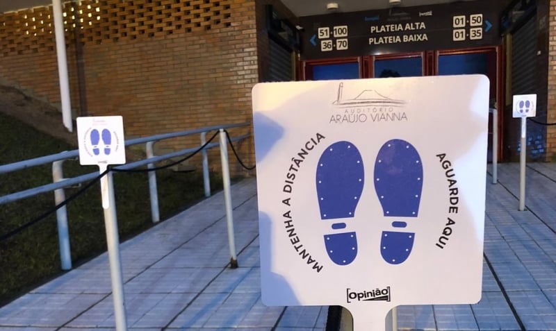 {'nm_midia_inter_thumb1':'https://www.jornaldocomercio.com/_midias/jpg/2021/06/11/206x137/1_whatsapp_image_2021_06_11_at_16_32_20-9336747.jpg', 'id_midia_tipo':'2', 'id_tetag_galer':'', 'id_midia':'60c3ba426fb6d', 'cd_midia':9336747, 'ds_midia_link': 'https://www.jornaldocomercio.com/_midias/jpg/2021/06/11/whatsapp_image_2021_06_11_at_16_32_20-9336747.jpg', 'ds_midia': 'AUDITORIO ARAÚJO VIANNA retomada eventos', 'ds_midia_credi': 'AUDITORIO ARAÚJO VIANNA/DIVULGAÇÃO/JC', 'ds_midia_titlo': 'AUDITORIO ARAÚJO VIANNA retomada eventos', 'cd_tetag': '1', 'cd_midia_w': '800', 'cd_midia_h': '477', 'align': 'Left'}