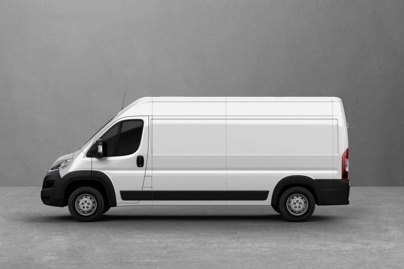 Cabine para dois ocupantes conta com mesa móvel ajustável e tomada USB para notebook ou celular