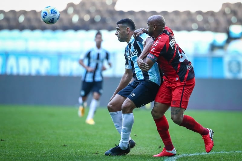Tricolor de Diego Souza não conseguiu ameaçar o gol do Furacão