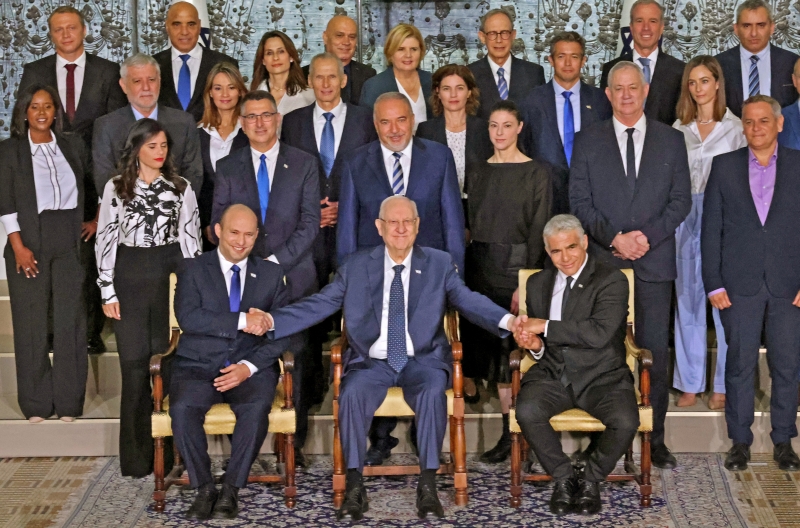 Novo governo se encontrou apenas com o presidente Reuven Rivlin (c)