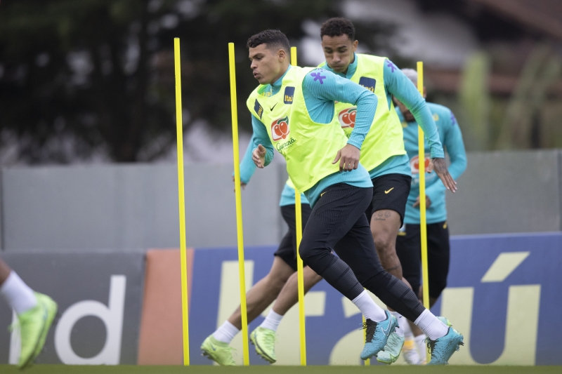 Thiago Silva pode ser a novidade na escalação de Tite para encarar os peruanos
