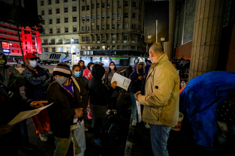 Grupo de manifestantes recebeu notificação da prefeitura na noite desta sexta-feira