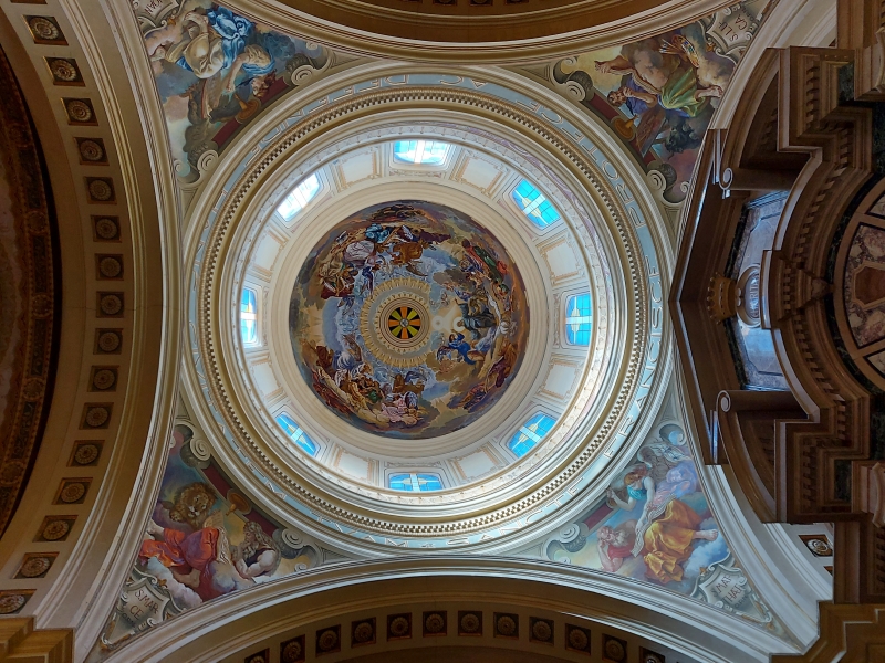 Catedral só veio assumir configuração atual entre 1947 e 1948, com construção da cripta e cúpula
