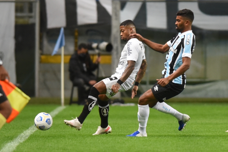 Após quatro jogos, Grêmio de Thiago Santos segue sem vencer na competição