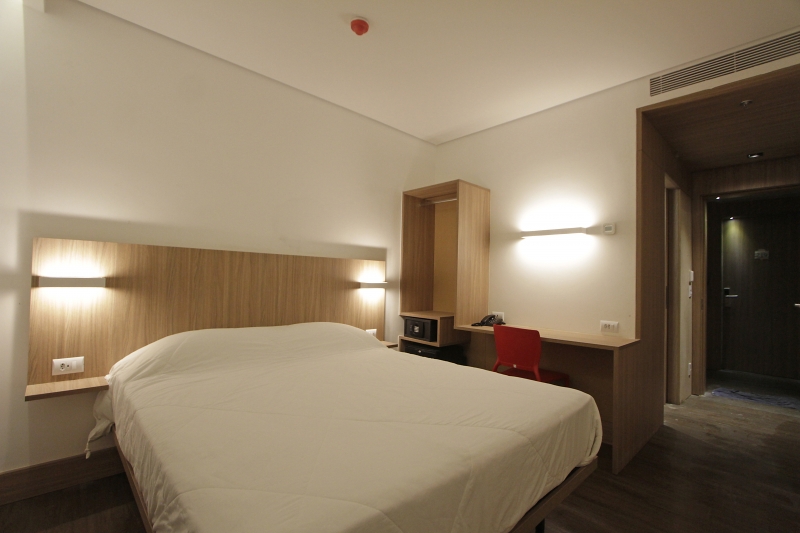 {'nm_midia_inter_thumb1':'https://www.jornaldocomercio.com/_midias/jpg/2021/06/24/206x137/1_ma_230618___hotel__14_-9345385.jpg', 'id_midia_tipo':'2', 'id_tetag_galer':'', 'id_midia':'60d4c3a99315d', 'cd_midia':9345385, 'ds_midia_link': 'https://www.jornaldocomercio.com/_midias/jpg/2021/06/24/ma_230618___hotel__14_-9345385.jpg', 'ds_midia': 'Hotel construído no local do antigo Cine Astor', 'ds_midia_credi': 'MARIANA ALVES/JC', 'ds_midia_titlo': 'Hotel construído no local do antigo Cine Astor', 'cd_tetag': '1', 'cd_midia_w': '800', 'cd_midia_h': '533', 'align': 'Left'}