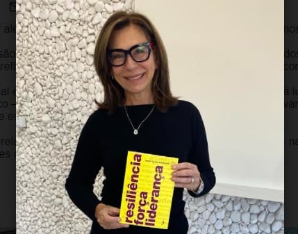 Consultora empresarial realiza encontros presenciais para apresentar obra sobre liderança assertiva