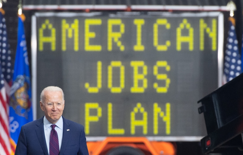 Biden também afirmou que a proposta de investimentos em obras gerará empregos 'bem pagos'