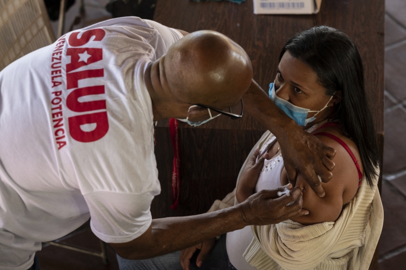 Ainda sem autorização emergencial de agência reguladora, vacina cubana Abdala já começou a ser aplicada na Venezuela