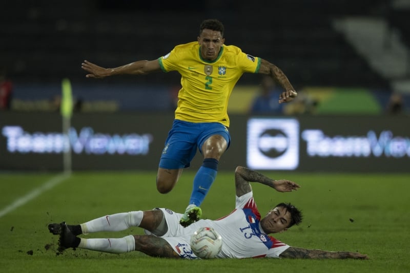 Seleção passou sufoco contra chilenos em jogo no Engenhão