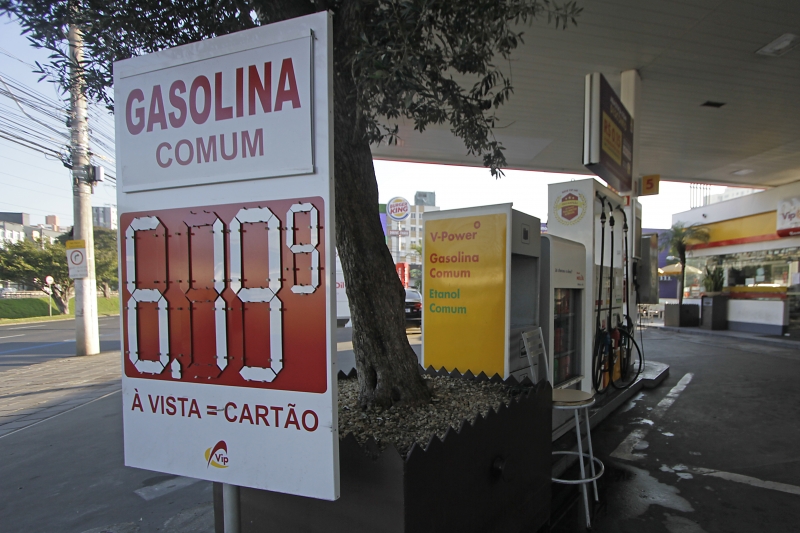 Em Porto Alegre, o litro da gasolina passou da barreira dos R$ 6,00