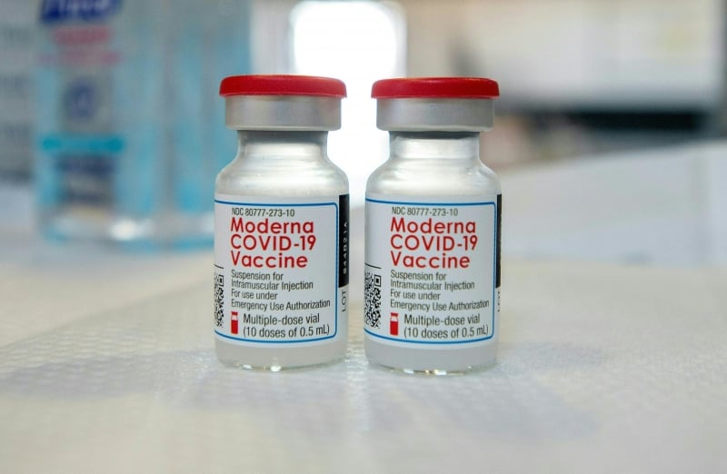 Foi detectado a contaminação de parte dos frascos de doses da vacina Moderna 