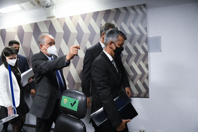 Dias recebeu voz de prisão do presidente da CPI, senador Omar Aziz