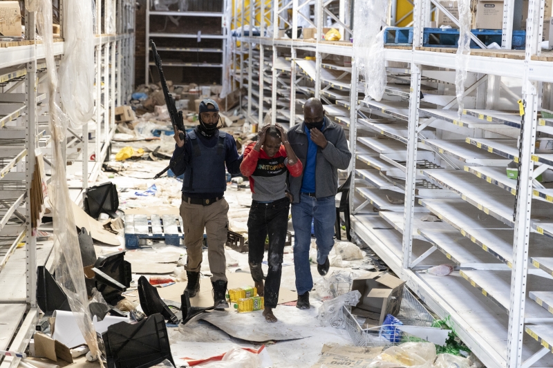 Criminosos estão tirando vantagem da insatisfação popular para roubar e causar prejuízos