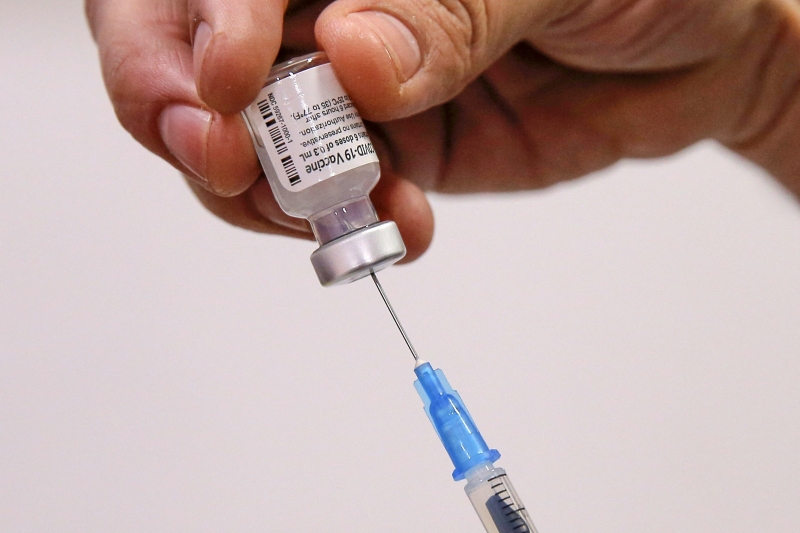 Apesar de dar como certa a redução do intervalo, secretário executivo afirmou que vai aguardar para saber quantas doses o Brasil receberá da vacina em agosto
