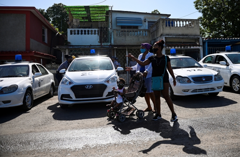 Ruas de Cuba amanheceram tranquilas na manhã desta terça-feira