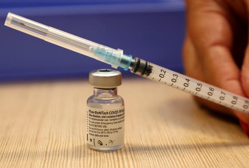 Para vacinar adolescentes, Capital recebeu 4.452 doses da Pfizer/Comirnaty, único imunizante autorizado para aplicação no grupo pela Anvisa