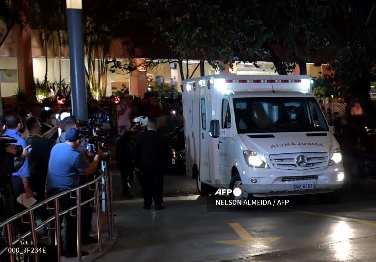 Bolsonaro chegou ao Hospital Vila Nova Star na noite dessa quarta-feira e está internado