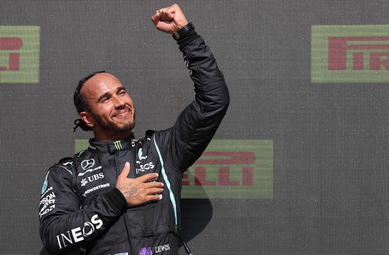 Foi a oitava vitória do piloto britânico Lewis Hamilton em Silverstone