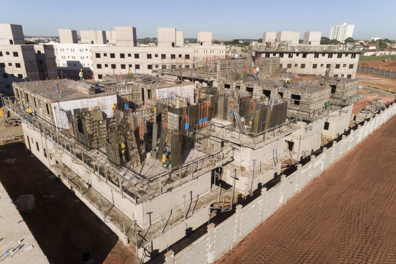 Vagas são nas posições de mestre de obras, encarregado de obras, pedreiros e azulejistas