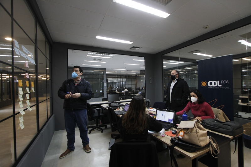 Equipe da CDL-POA prospecta soluções de startups de todo o Brasil para alcançar a lojistas