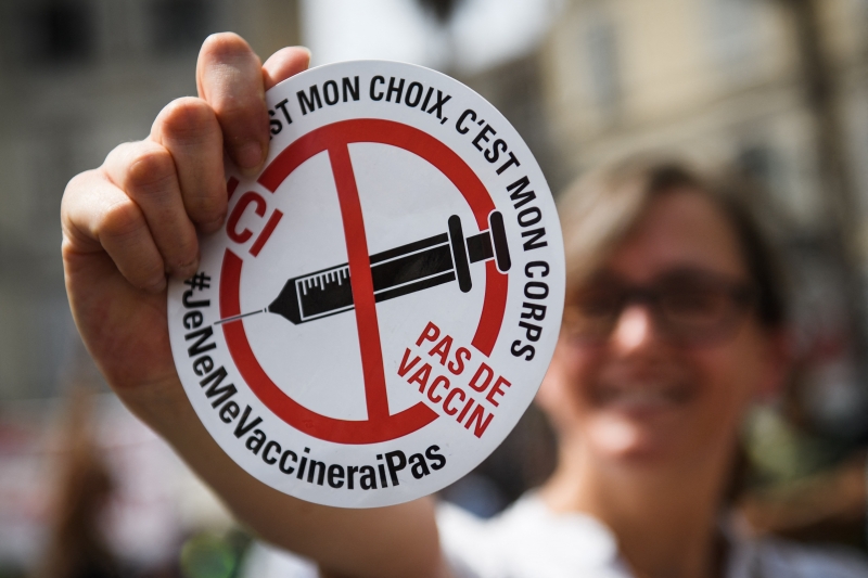 França tem 300 mil trabalhadores ligados à saúde ainda sem a imunização contra o coronavírus