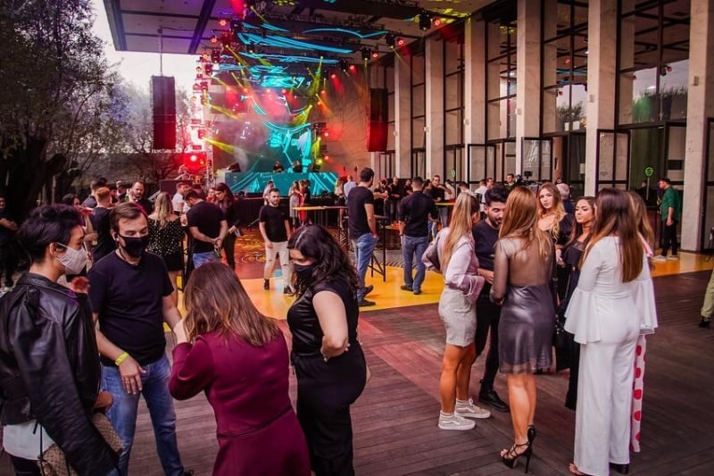 {'nm_midia_inter_thumb1':'https://www.jornaldocomercio.com/_midias/jpg/2021/07/26/206x137/1_20210725_cesar_lopes__08-9370121.jpg', 'id_midia_tipo':'2', 'id_tetag_galer':'', 'id_midia':'60ff0d9b4cf43', 'cd_midia':9370121, 'ds_midia_link': 'https://www.jornaldocomercio.com/_midias/jpg/2021/07/26/20210725_cesar_lopes__08-9370121.jpg', 'ds_midia': 'Prefeitura anuncia medidas de incentivo ao setor de eventos.', 'ds_midia_credi': 'Cesar Lopes / PMPA/ JC', 'ds_midia_titlo': 'Prefeitura anuncia medidas de incentivo ao setor de eventos.', 'cd_tetag': '1', 'cd_midia_w': '800', 'cd_midia_h': '533', 'align': 'Left'}