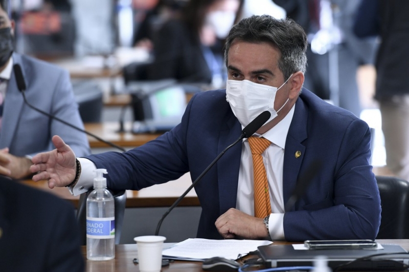 O senador se reuniu com o presidente Jair Bolsonaro na manhã desta terça-feira (27)