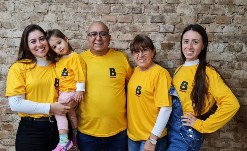 Fl?vio e Eunice passaram o Cachorro do Bonfa para Francini e Fl?via Foto: Salom?o Cardoso/Bonfa/Divulga??o/JC