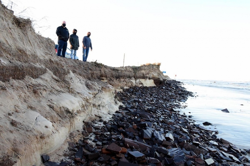 Força das ondas danificou parte da travessia entre os municípios