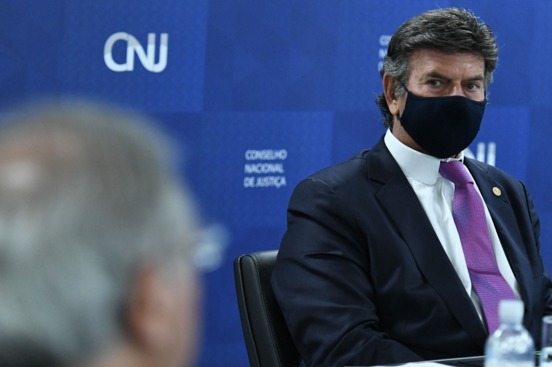 Fux (d) debateu mediação das dívidas da União com o ministro da Economia, Paulo Guedes